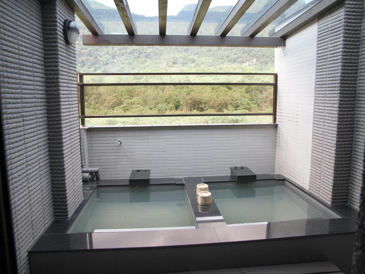 Peace Area Hot Spring Hotel 礁渓郷 エクステリア 写真